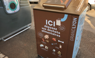 Une borne à compost place Jean-Jaurès, dans le 7e arrondissement.