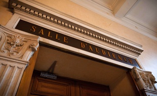 Une salle d'audience (Illustration).