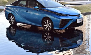 La voiture à pile à combustible "Mirai" du japonais Toyota