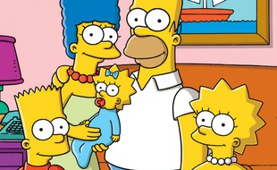 Les Simpson au complet : Bart, Marge, Maggie, Homer et Lisa.