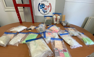 La saisie du service de sûreté départementale des Alpes-Maritimes comprend plus de 30 kg de drogues qui correspondent à un montant de plus de 189.000 euros
