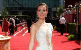 Olivia Wilde, de la série House, sur le tapis rouge des 61 Emmy Awards, le 20 septembre 2009 à Los Angeles