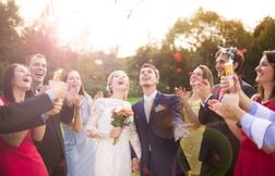 Combien dépenser pour le mariage de ses amis ?