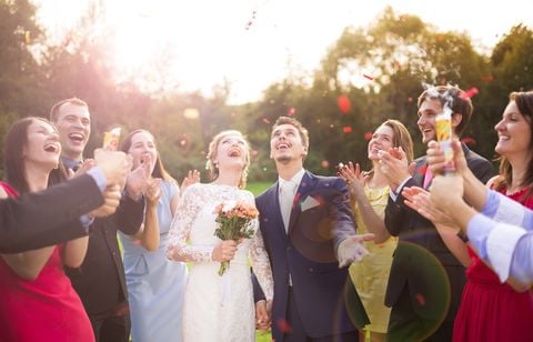 Combien dépenser pour le mariage de ses amis ?