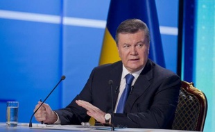 "Le Président Viktor Ianoukovitch a signé le décret accordant la grâce présidentielle à six condamnés, parmi lesquels l'ancien ministre de l'intérieur Iouri Loutsenko et l'ancien ministre de l'environnement Georgy Filiptchouk", a annoncé son cabinet dans un communiqué .