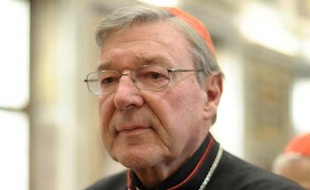 Photo transmise par le service de presse du Vatican du cardinal australien George Pell, le 28 février 2013