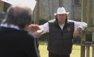 Gérard Depardieu pose pour Richard Melloul dans "Gérard Depardieu, grandeur nature", diffusé le jeudi 21 mai sur France 5