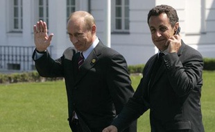 Vladimir Poutine et Nicolas Sarkozy à Heiligendamm en juin 2007pendant le sommet du G8. REUTERS/Chris Wattie (GERMANY)