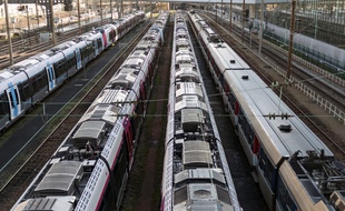 Des trains à l'arrêt pendant la grève, illustration.