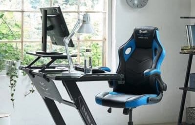 Envie de booster votre espace gaming ? La chaise VOJENS noir/bleu/maille est à moitié prix chez JYSK aujourd’hui