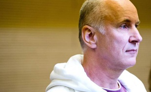 Detlev Günzel arrive au tribunal de Dresde pour son procès, le 22 août 2014