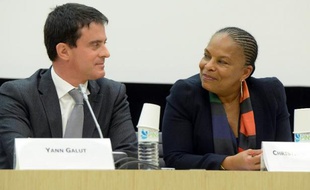 Le PS organise mercredi soir un meeting à la Mutualité, à Paris, en présence de trois ministres, dont Christiane Taubira et Manuel Valls, pour appeler au "sursaut républicain" face aux "extrémismes", après les dérapages à caractère raciste ayant visé la garde des Sceaux.