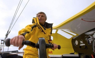 Le Suisse Bernard Stamm est devenu mercredi le 8e skipper du Vendée Globe à abandonner après avoir été ravitaillé en carburant peu après son passage du cap Horn, le Français François Gabart continuant de mener la course dans l'Atlantique sud.