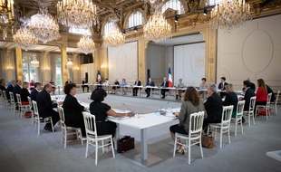 Emmanuel Macron, président de la République entoure de ses ministres le 7 juillet dernier.