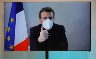 Emmanuel Macron est confiné à la Lanterne et continue de travailler en visioconférence, le 17 décembre 2020.