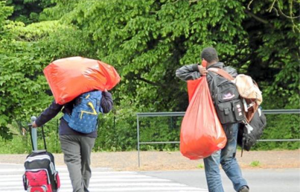 Les enquêtes  qui  dérangent   960x614_demandeurs-asile-obligeacutes-passer-plate-forme-agrave-rennes