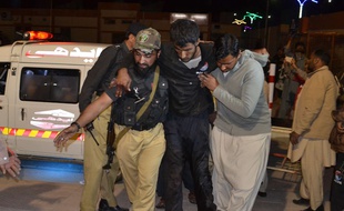 Au moins 20 personnes ont été tuées dans une attaque contre une école de police au Pakistan, dans la nuit du 24 au 25 octobre.