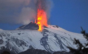L'Unesco a inscrit vendredi au patrimoine mondial le volcan italien Etna, l'un des volcans "les plus emblématiques et les plus actifs du monde".