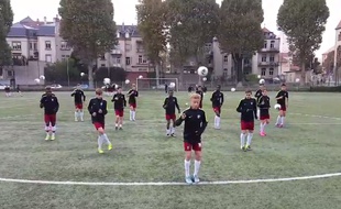 Les jeunes du FC Metz et leur chorégraphie hallucinante.