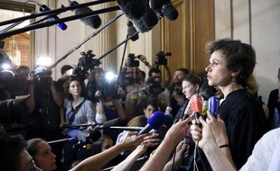 Madeleine Munier Apaire (D), avocate du neveu de Vincent Lambert, s'exprime devant la presse après la décision du Conseil d'Etat le 24 juin 2014