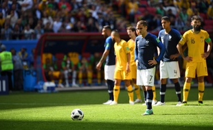 Griezmann ouvre le score pour les Bleus sur penalty