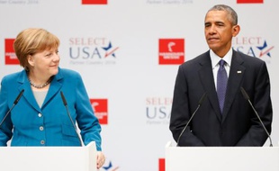 Le président américain Barack Obama et la chancelière allemande Angela Merkel, lors d'un discours commun à la foire industrielle de Hanovre, le 25 avril 2016