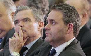 Bernard Accoyer et Xavier Bertrand le 29 mars 2010 à Paris.