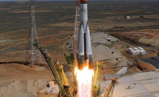 Décollage du lanceur portant le cargo spatial russe Progress, le 28 avril 2015 au cosmodrome de Baikonour, au Kazakhstan