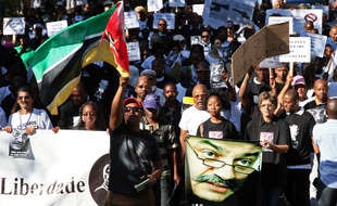 Manifestation au Mozambique après le meurtre de Gilles Cistac.