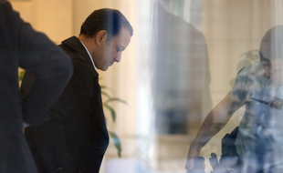 Paris, le 09 octobre 2015. Franck Attal, l'un des dirigeants de Bygmalion arrive au pôle financier du parquet de Paris pour être interrogé sur le dépassement du compte de campagne de Nicolas Sarkozy.