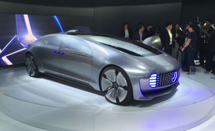 Mercedes Benz a présenté son concept-car de véhicule 100% autonome.