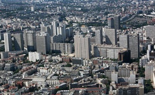 Des charges exorbitantes mal anticipées, des impayés qui s'accumulent: des centaines de milliers de copropriétaires se retrouvent dans l'incapacité de gérer leur patrimoine, qui se dégrade rapidement, victimes du mythe du "tous propriétaires".