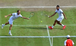 Avec 25 titres en jeu et l'entrée en lice de "la foudre" Bolt sur la piste du stade olympique, ce "Super Samedi" des JO de Londres méritait son nom, et les Français ont croqué leur part du gâteau avec trois nouvelles médailles, dont deux à Wimbledon, pour porter leur total à 22.