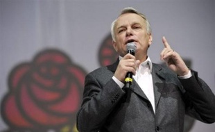 Le président des députés socialistes, Jean-Marc Ayrault, demande l'ouverture d'une nouvelle mission d'information sur l'attentat de Karachi, dans une lettre adressée lundi à Bernard Accoyer.