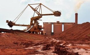 Une mine de bauxite à Kamsar, au nord de Konakry en Guinée (illustration).