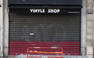 Un commerce fermé dans le 15e arrondissement.