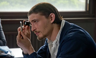 Niels Schneider dans Diamant noir d'Arthur Harari