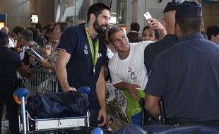 Nikola Karabatic au retour des handballeurs après les JO de Rio, le 23 août 2016.