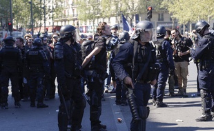Le journaliste indépendant Gaspard Glanz, interpellé place de la République le 20 avril 2019 à Paris, lors d'une manifestation des