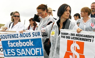 Toulouse, le 30 aout 2012. Les salaries de SANOFI manifestent chaque jeudi depuis qu'ils ont eu connaissance de la suppression de postes au sein de leur entreprise.