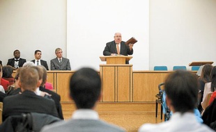 L'évêque mormon de l'église de Torcy (Seine-et-Marne) craint que les décisions de Mitt Romney, s'il est élu, soient associées à sa religion.