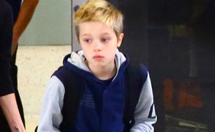 Shiloh Jolie-Pitt à l'aéroport de Londres en 2015.