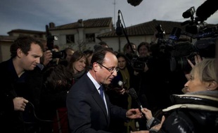 Le candidat socialiste à la présidentielle 2012 François Hollande a dénoncé vendredi à Rome le "triple échec de Nicolas Sarkozy", annonçant que le président français sera contraint dans cinq mois à un "troisième plan de rigueur".
