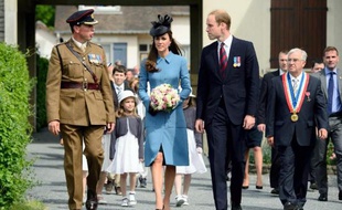 Le prince William et sa femme Kate arrivent en Normandie pour rencontrer des vétérans britanniques dans le cadre des cérémonies pour marquer le 70e anniversaire du Débarquement, le 6 juin 2014