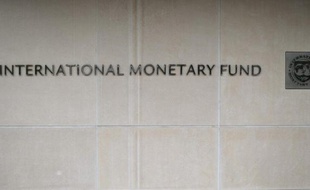 L'Union européenne reste "vulnérable" et doit intensifier ses "efforts" pour stabiliser son système financier en mettant en place un superviseur bancaire unique, a estimé le Fonds monétaire international (FMI) dans un rapport publié vendredi.