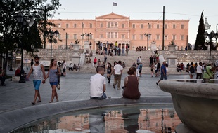 Devant le Parlement grec, le 21 juillet 2015.