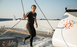 Thomas Coville à bord de son bateau avant le départ de la Route du Rhum 2018.