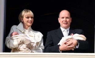 Le Prince Albert de Monaco et la Princesse Charlene de Monaco avaient présenté leurs jumeaux, au public, le 7 janvier, depuis le balcon du palais princier.