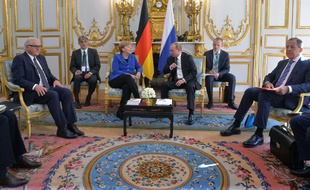 Vendredi 2 octobre, Angela Merkel, Vladimir Poutine et Petro Porochenko étaient invités à l'Elysée.