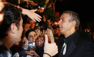Samy Naceri qui a reçu en 2006 avec ses partenaires du film "Indigènes" le Prix d'interprétation masculine au Festival de Cannes a déjà été plusieurs fois condamné écopant ainsi de dix mois ferme en septembre 2007 pour l'agression d'un styliste dans un restaurant de la porte d'Auteuil à Paris (XVIe) en 2005.